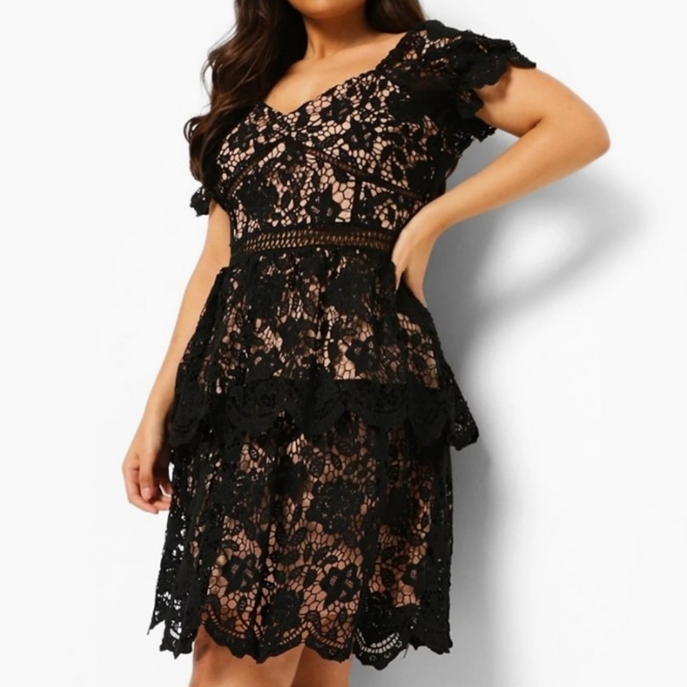  Lace Tiered Skater Dress